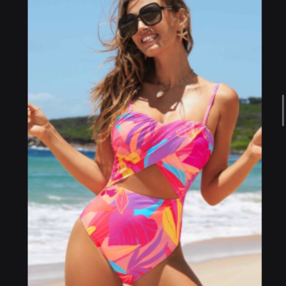 Cupshe Pink Tropical Cutout One-Piece Swimsuit